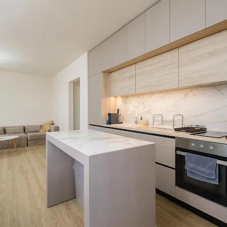 Crystal Luxe 2-bedroom * Plovdiv