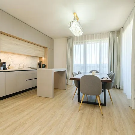 Crystal Luxe 2-bedroom *